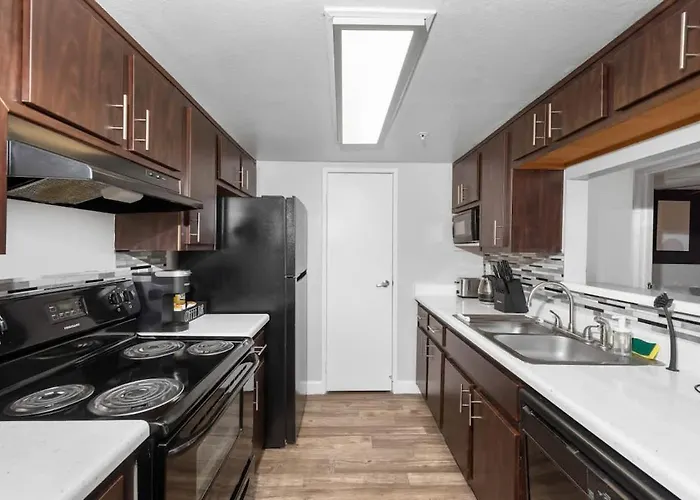 Stylish 2br Near Asu Featuring Pool Grill & Parking * Tempe