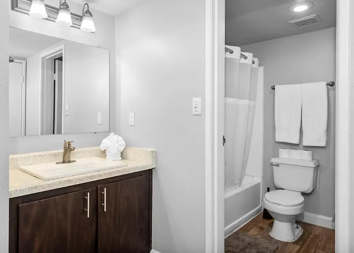 Apartment Stylish 2br Near Asu Featuring Pool Grill & Parking Tempe