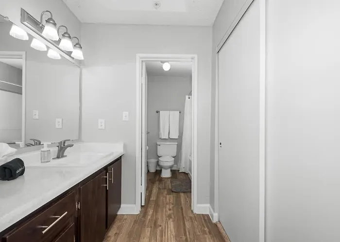 Stylish 2br Near Asu Featuring Pool Grill & Parking Apartment Tempe
