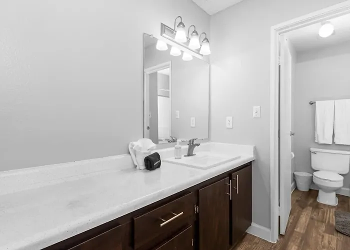 Stylish 2br Near Asu Featuring Pool Grill & Parking Apartment